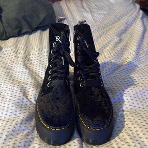 Doc Martens Velvet Vegan Jadon Max Sz 9
